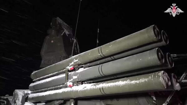 Todos los objetivos destruidos: un militar ruso cuenta cómo su unidad defendió la residencia presidencial ante ataque masivo de Kiev - Sputnik Mundo