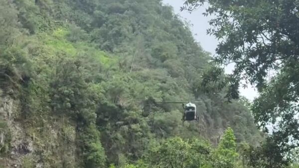 Rescate al filo del precipicio: salvan a turista herida en La Reunión - Sputnik Mundo