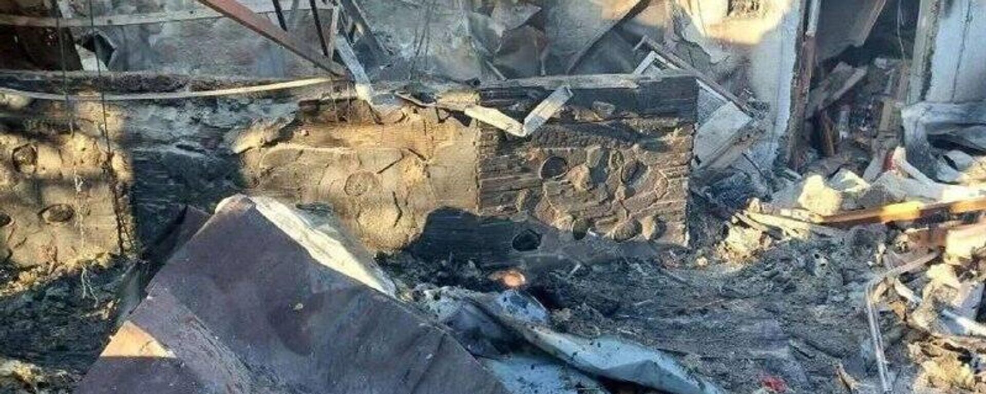 Publican la lista preliminar de los fallecidos por el ataque ucraniano contra Jersón - Sputnik Mundo, 1920, 01.01.2026