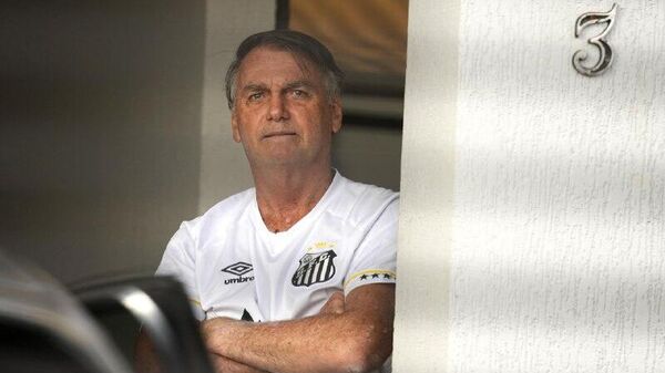 Justicia de Brasil autoriza las visitas permanentes a Bolsonaro de sus hijos y su cuñada Justicia de Brasil autoriza las visitas permanentes a Bolsonaro de sus hijos y su cuñada - Sputnik Mundo