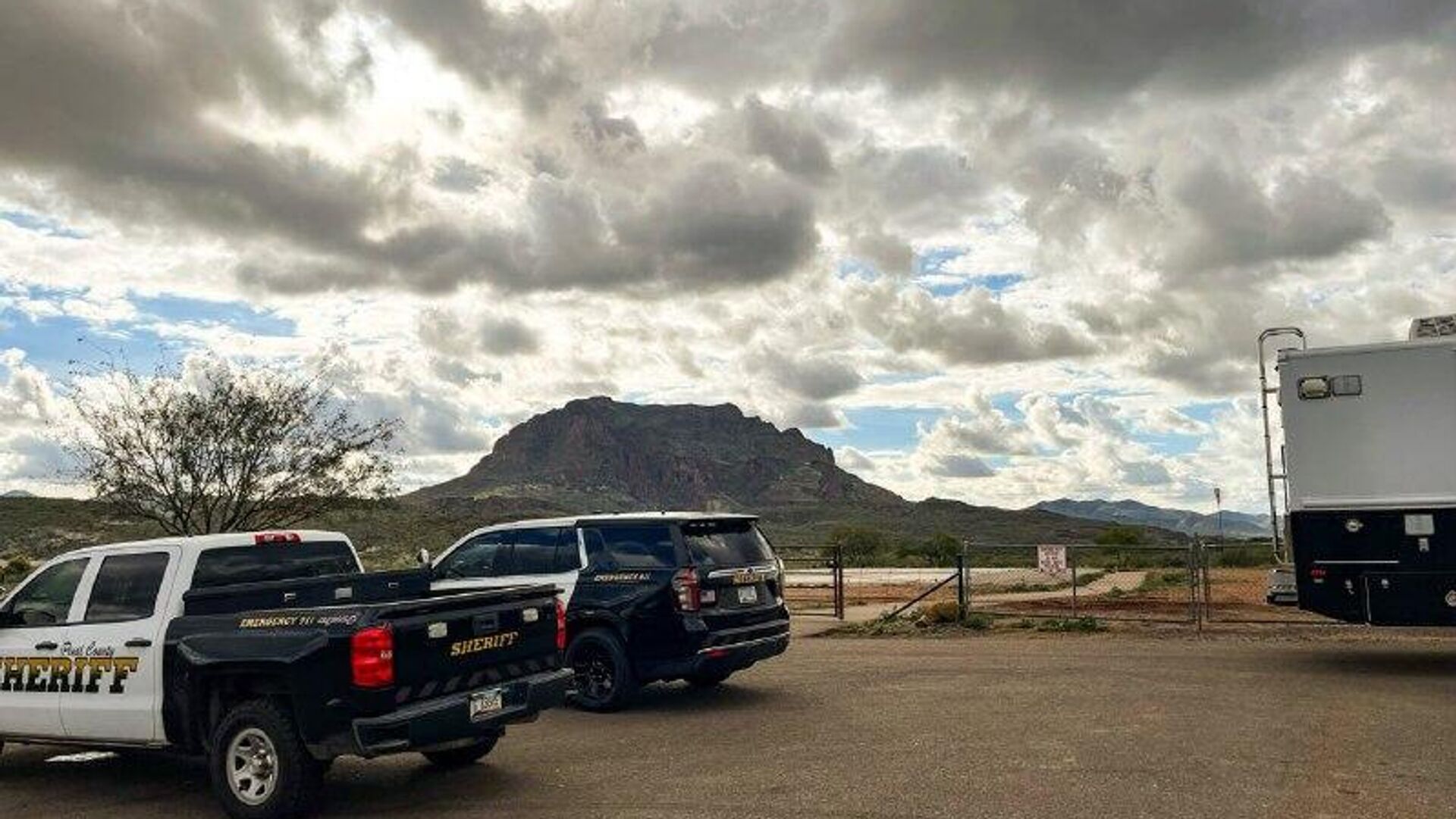 Un helicóptero se estrelló en las inmediaciones de Phoenix con cuatro pasajeros a bordo Un helicóptero se estrelló en las inmediaciones de Phoenix con cuatro pasajeros a bordo - Sputnik Mundo, 1920, 03.01.2026