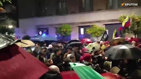 🪧 Italianos salen a las calles a repudiar la agresión de EEUU contra Venezuela - Sputnik Mundo