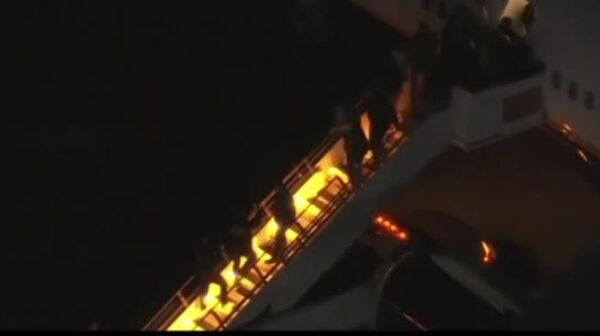 Maduro desciende del avión que lo trasladó a Nueva York, según medios - Sputnik Mundo