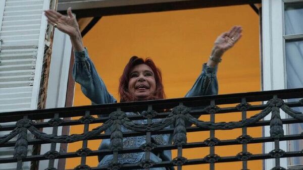🩺 Expresidenta argentina Cristina Fernández de Kirchner sale del hospital tras cirugía - Sputnik Mundo
