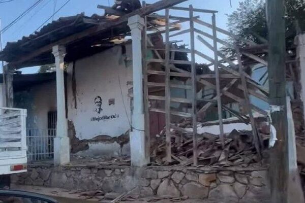 Autoridades mexicanas reportan daños en viviendas y edificios públicos de Guerrero tras sismo Autoridades mexicanas reportan daños en viviendas y edificios públicos de Guerrero tras sismo - Sputnik Mundo