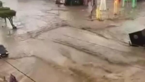 Inundaciones relámpago convierten a Bahía en un río - Sputnik Mundo