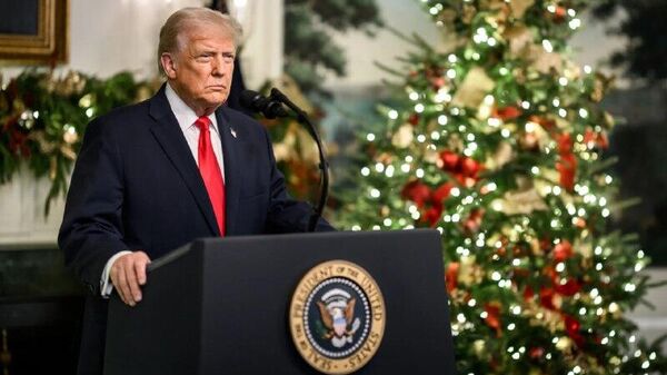 Trump acusa a Petro de producir cocaína y no descarta una operación militar en Colombia - Sputnik Mundo