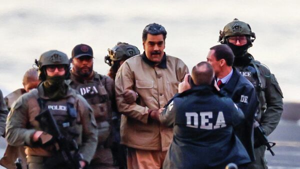 Nicolás Maduro, presidente venezolano, llega al helipuerto del centro de Manhattan, mientras se dirige al juzgado estadounidense Daniel Patrick, el 5 de enero de 2026  - Sputnik Mundo