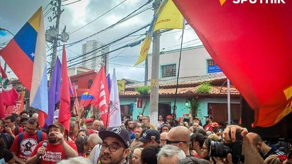 Circulan más imágenes de una manifestación en apoyo a Venezuela frente al consulado de EEUU en São Paulo - Sputnik Mundo