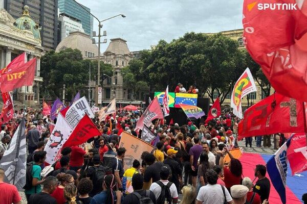 🪧 Manifestantes toman las calles de Brasil para rechazar la política de EEUU en Venezuela - Sputnik Mundo