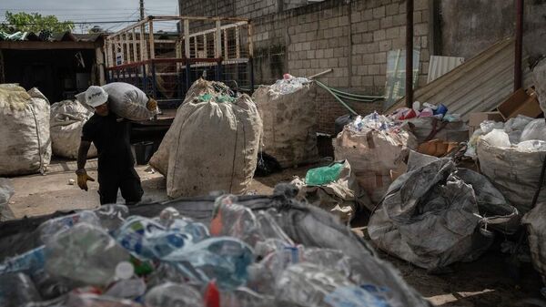 Nueva ley de residuos en Ciudad de México impulsará los bioplásticos, según experta - Sputnik Mundo