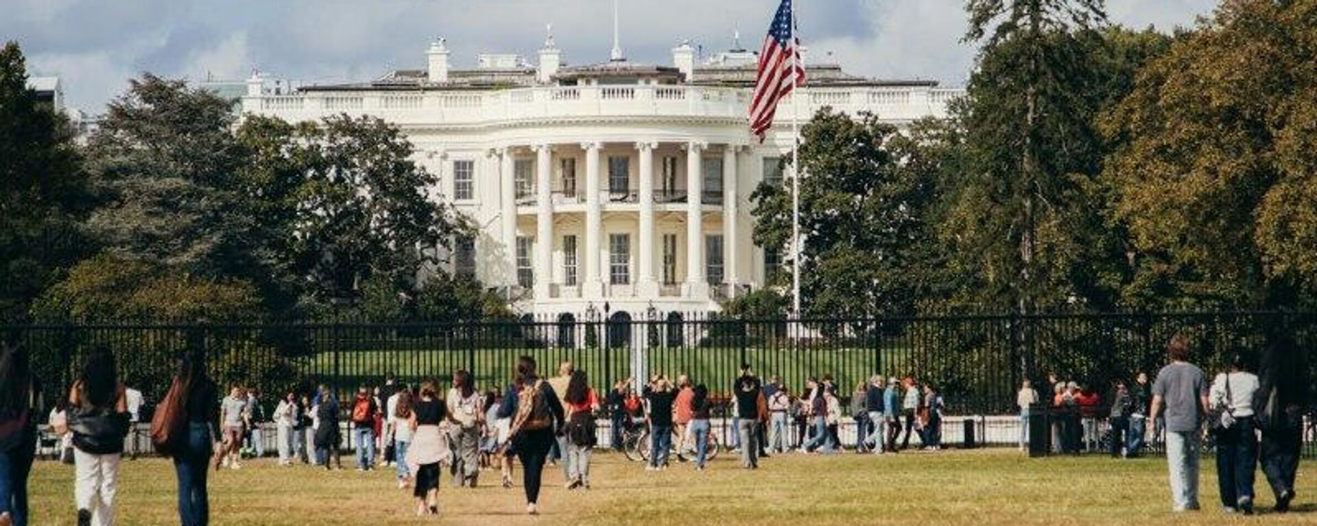 Más del 70% de los estadounidenses teme que EEUU se involucre demasiado en Venezuela, según encuesta - Sputnik Mundo, 1920, 06.01.2026