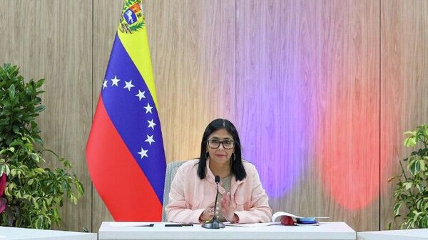 Mi destino lo decide Dios, dice Delcy Rodríguez ante amenazas de EEUU contra Venezuela - Sputnik Mundo