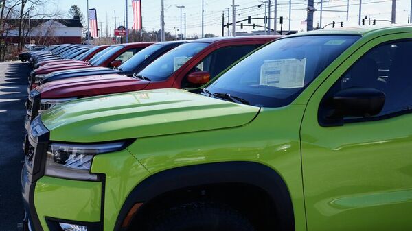 Venta de vehículos ligeros en México sube ligeramente en 2025 - Sputnik Mundo