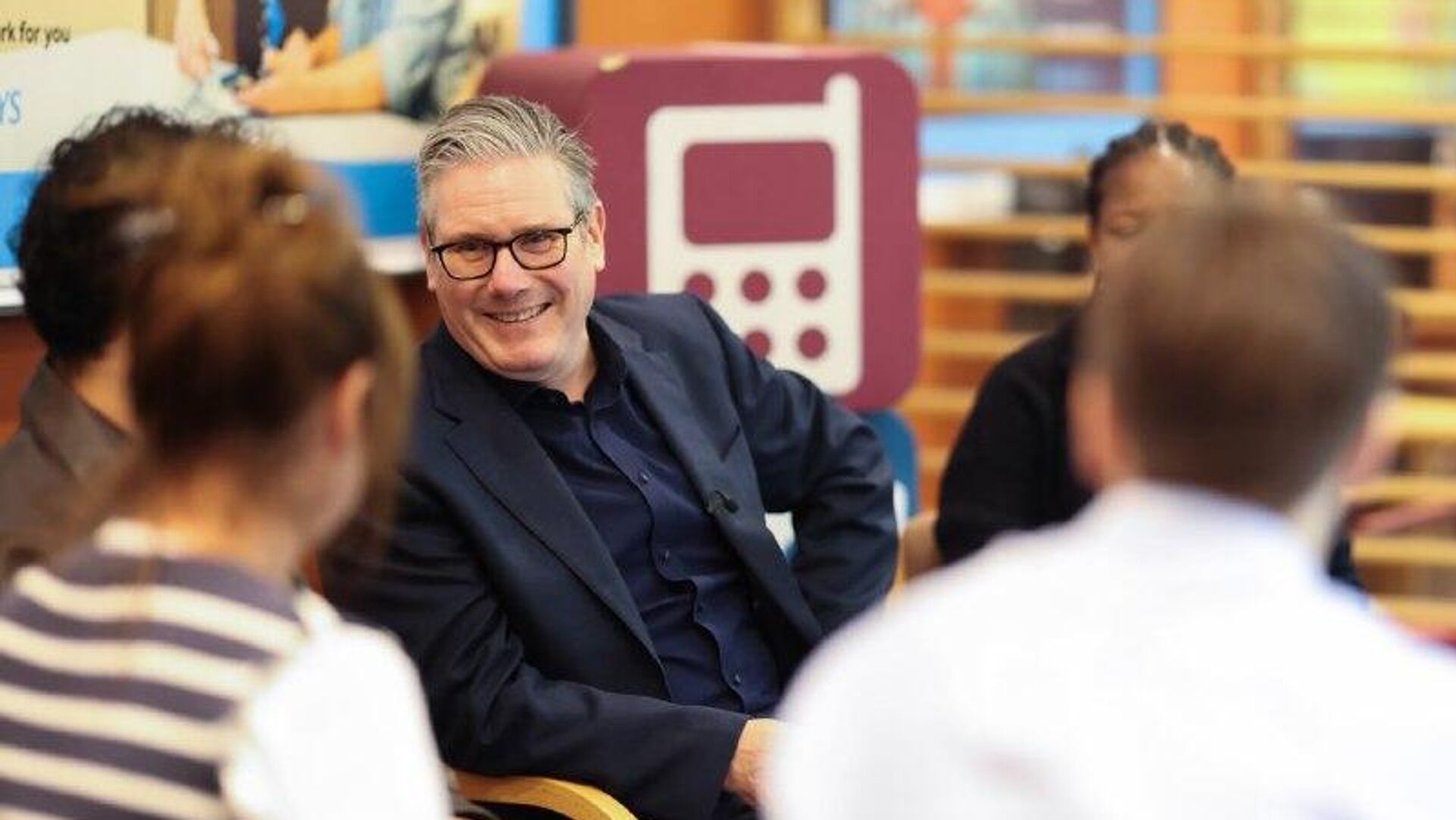 La aprobación de Starmer, en picada: cae a un nuevo mínimo, según sondeo La aprobación de Starmer, en picada: cae a un nuevo mínimo, según sondeo - Sputnik Mundo, 1920, 07.01.2026