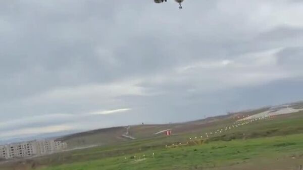 Cuando la naturaleza desata su furia: una potente tormenta azota Estambul - Sputnik Mundo