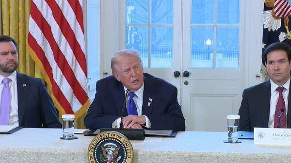 Trump ofrece garantías de seguridad a las petroleras de EEUU que operan en Venezuela - Sputnik Mundo