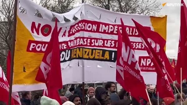 🪧 ¡No a la agresión imperialista!: Los parisinos salen a las calles en apoyo a Venezuela - Sputnik Mundo