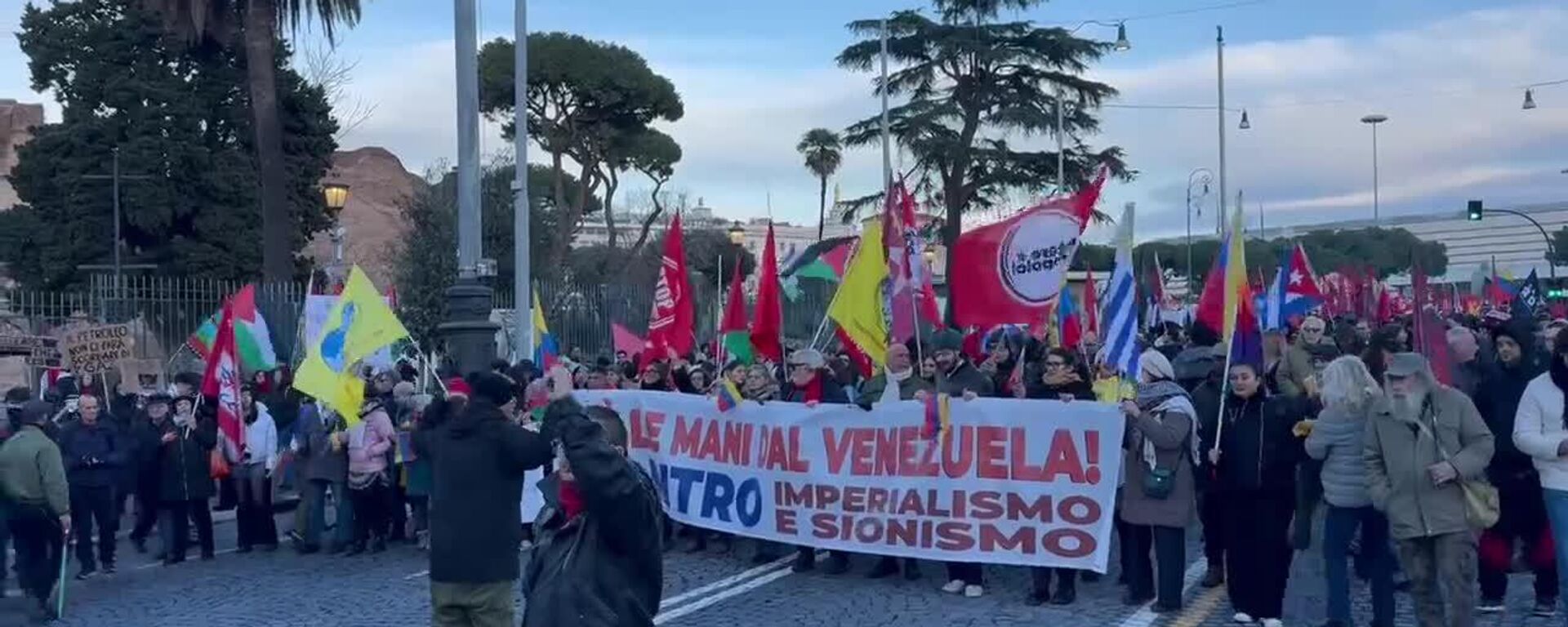 🪧 Roma se moviliza por Venezuela: se celebra una multitudinaria protesta contra las acciones de EEUU - Sputnik Mundo, 1920, 10.01.2026