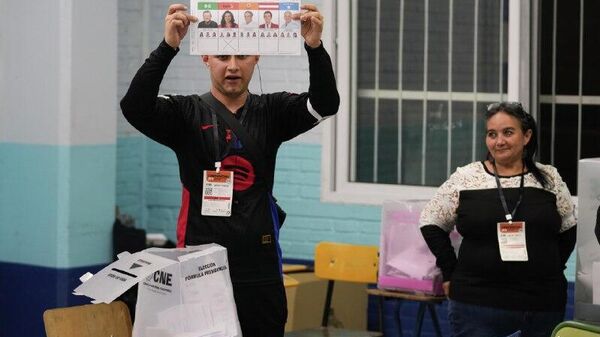 Emiten decreto en Honduras que ordena el recuento de votos de las recientes elecciones presidenciales - Sputnik Mundo