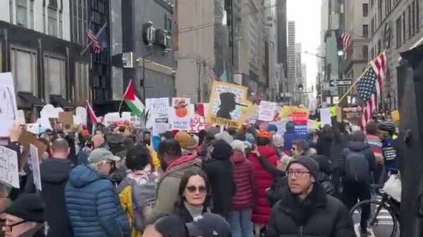 🪧 Protestan en Nueva York contra las políticas de la Casa Blanca - Sputnik Mundo