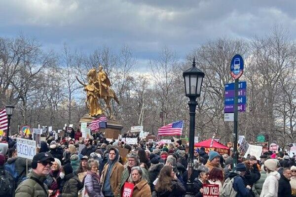 🪧 Protestan en Nueva York contra las políticas de la Casa Blanca - Sputnik Mundo