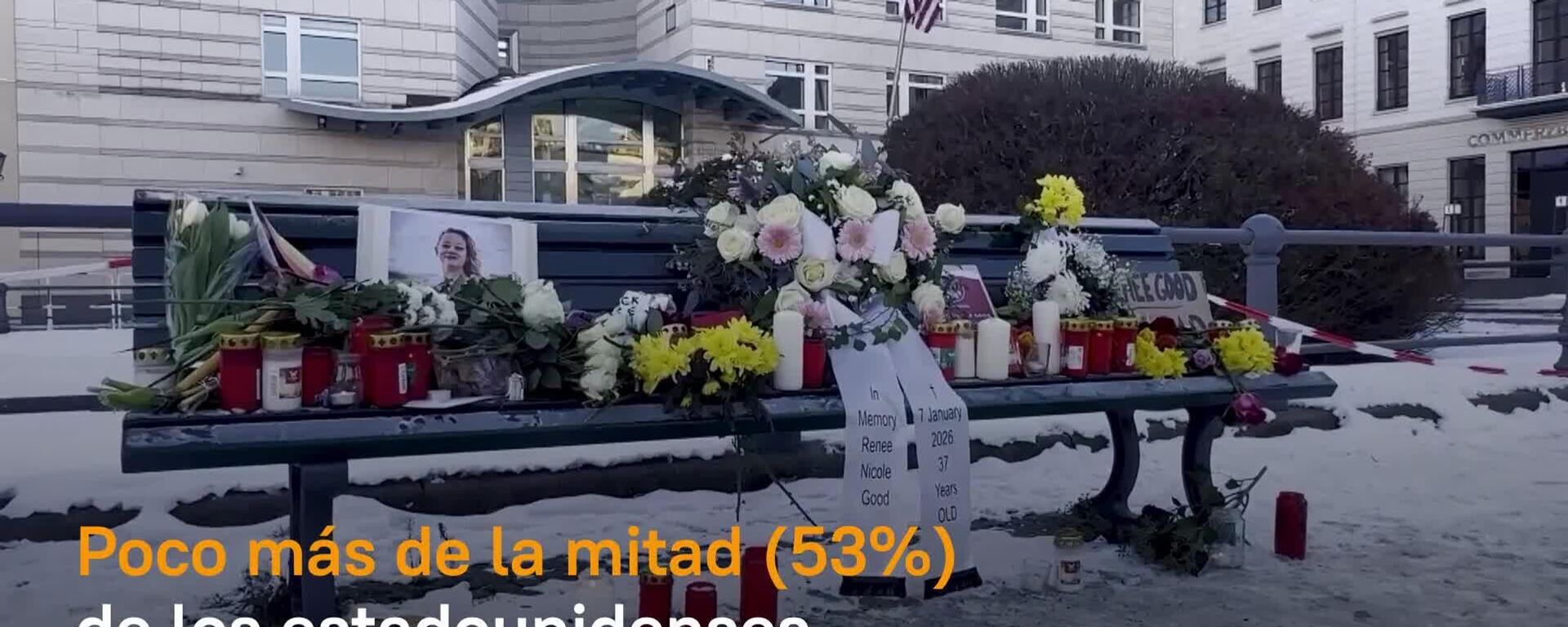 Abatimiento de una mujer en Minneapolis por un agente del ICE causa división en EEUU, según sondeo - Sputnik Mundo, 1920, 14.01.2026