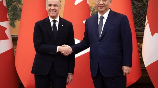 Canadá reducirá el arancel del 100% a los automóviles chinos, anuncia Carney - Sputnik Mundo