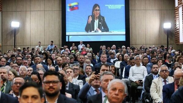 Trump sobre Venezuela: Estamos haciendo tratos con muchas de las personas que dirigían el país - Sputnik Mundo