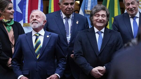 Luiz Inacio Lula da Silva y Javier Milei, presidentes de Brasil y Argentina - Sputnik Mundo