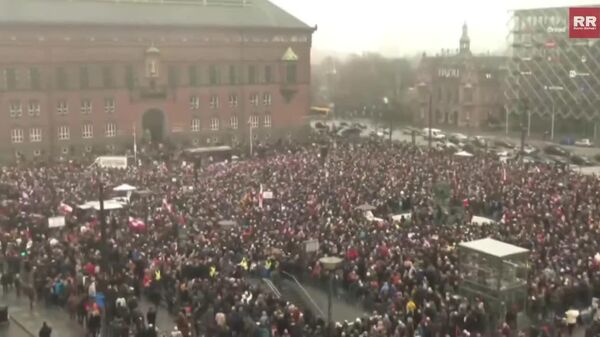 🪧 Manos fuera de Groenlandia: Dinamarca protesta contra las ambiciones de Washington de tomar el control sobre la isla - Sputnik Mundo