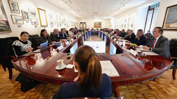 🪙 Sheinbaum se reúne con economistas de cara a la revisión del T-MEC en el 2026 - Sputnik Mundo