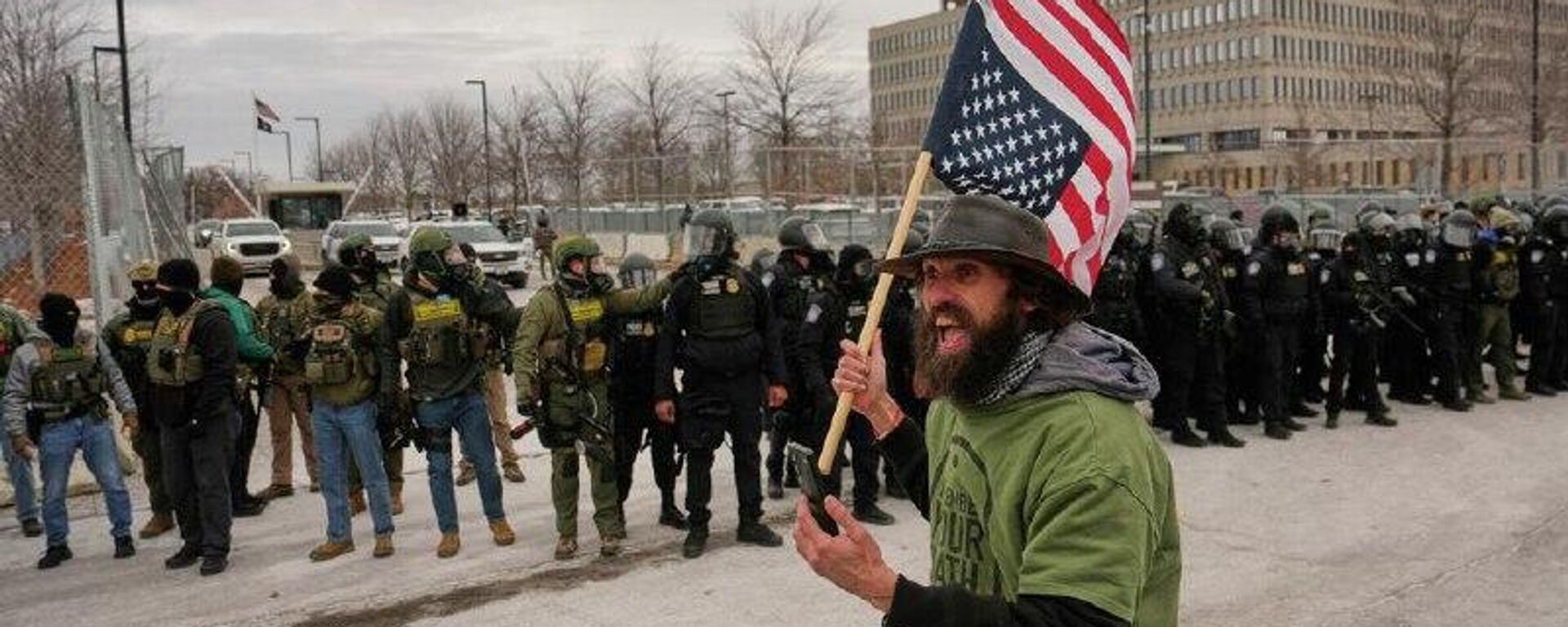 🪖 El Pentágono podría enviar 1 - Sputnik Mundo, 1920, 18.01.2026