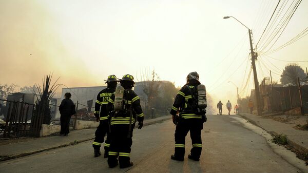 Las consecuencias de los incendios forestales en Chile, el 18 de enero de 2026 - Sputnik Mundo