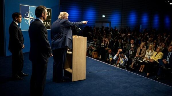 Trump prioriza los intereses estadounidenses sobre la OTAN y la UE, señala Dmitri Kiseliov - Sputnik Mundo
