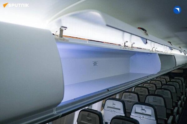 Rusia presentará por primera vez en el extranjero los aviones SJ-100 y Il-114-300 de producción totalmente nacional - Sputnik Mundo