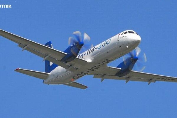 Rusia presentará por primera vez en el extranjero los aviones SJ-100 y Il-114-300 de producción totalmente nacional - Sputnik Mundo