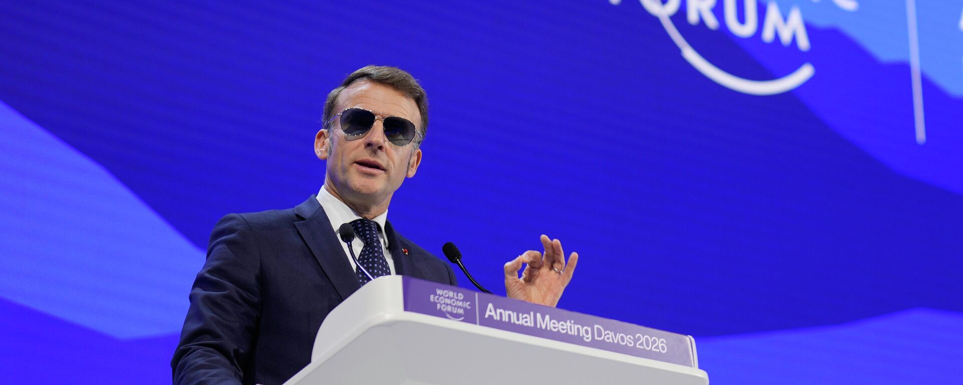 Emmanuel Macron, presidente francés, habla durante la reunión anual del Foro Económico Mundial en Davos, Suiza, el 20 de enero de 2026 - Sputnik Mundo, 1920, 20.01.2026