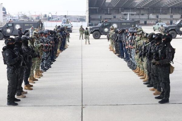 México entrega a EEUU a 37 integrantes del crimen organizado México entrega a EEUU a 37 integrantes del crimen organizado - Sputnik Mundo