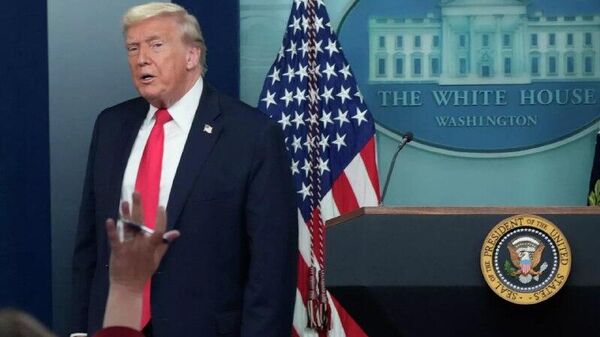 Si la economía de EEUU no reputa, la demanda global de dólares caerá gradualmente, advierte experto - Sputnik Mundo