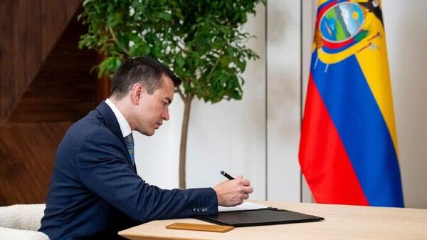 Ecuador impone aranceles a Colombia por falta de reciprocidad en seguridad - Sputnik Mundo