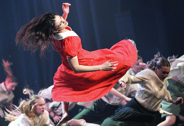 La final del concurso de belleza Miss y Mister Estudiante de Moscú se celebra en la capital rusa. - Sputnik Mundo