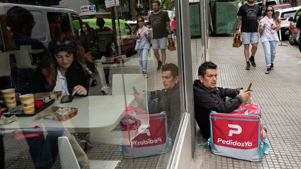 Repartidor de comida en Argentina - Sputnik Mundo