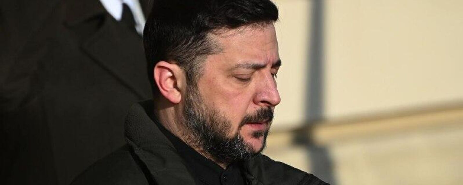 Zelenski estaría dispuesto a intercambiar millones de vidas ucranianas por su supervivencia política, señala una experta - Sputnik Mundo, 1920, 24.01.2026