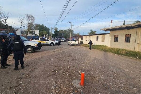 Ataque armado en un campo de futbol en el centro de México deja al menos 11 muertos Ataque armado en un campo de futbol en el centro de México deja al menos 11 muertos - Sputnik Mundo