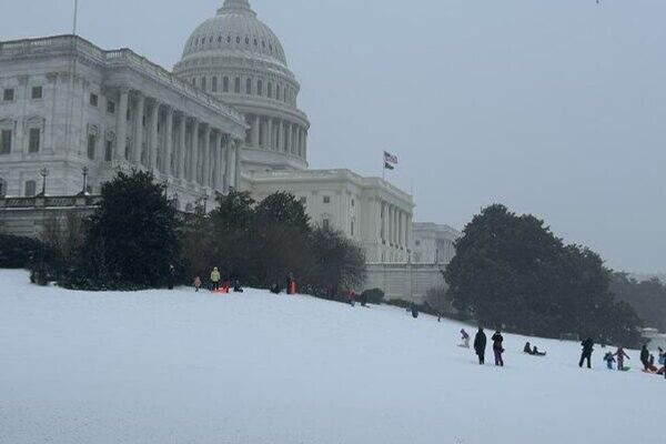 El Capitolio se convirtió en estación de esquí - Sputnik Mundo