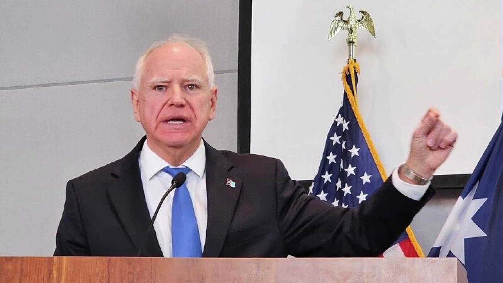 Trump conversa con el gobernador de Minnesota y asegura que están en la misma sintonía Trump conversa con el gobernador de Minnesota y asegura que están en la misma sintonía - Sputnik Mundo, 1920, 26.01.2026