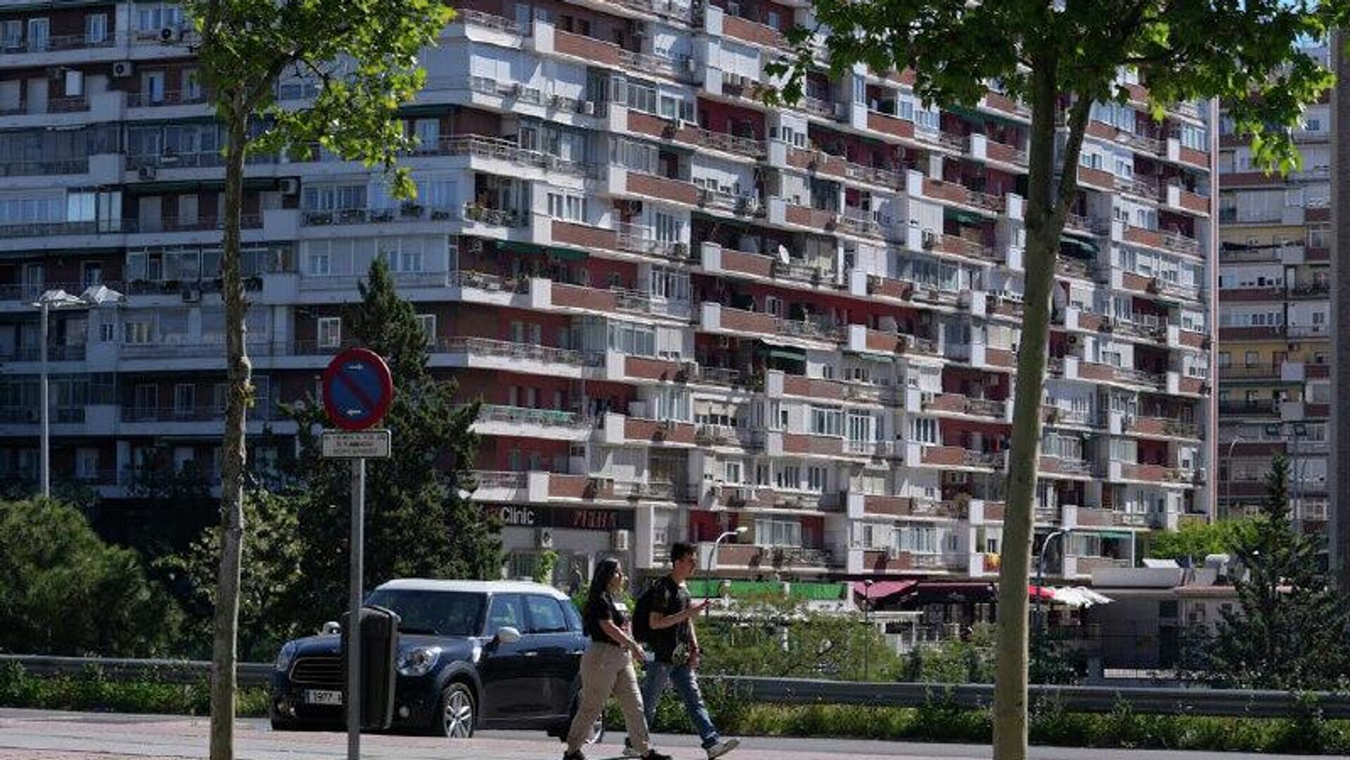 Las hipotecas para vivienda en España crecen 12,4% y encadenan 17 meses al alza Las hipotecas para vivienda en España crecen 12,4% y encadenan 17 meses al alza - Sputnik Mundo, 1920, 26.01.2026