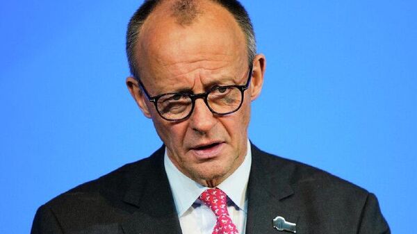 El partido del canciller Merz quiere eliminar el derecho a trabajar una jornada reducida en Alemania - Sputnik Mundo