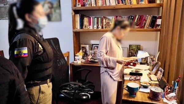 ‍ Allanan la casa de excandidata presidencial ecuatoriana - Sputnik Mundo